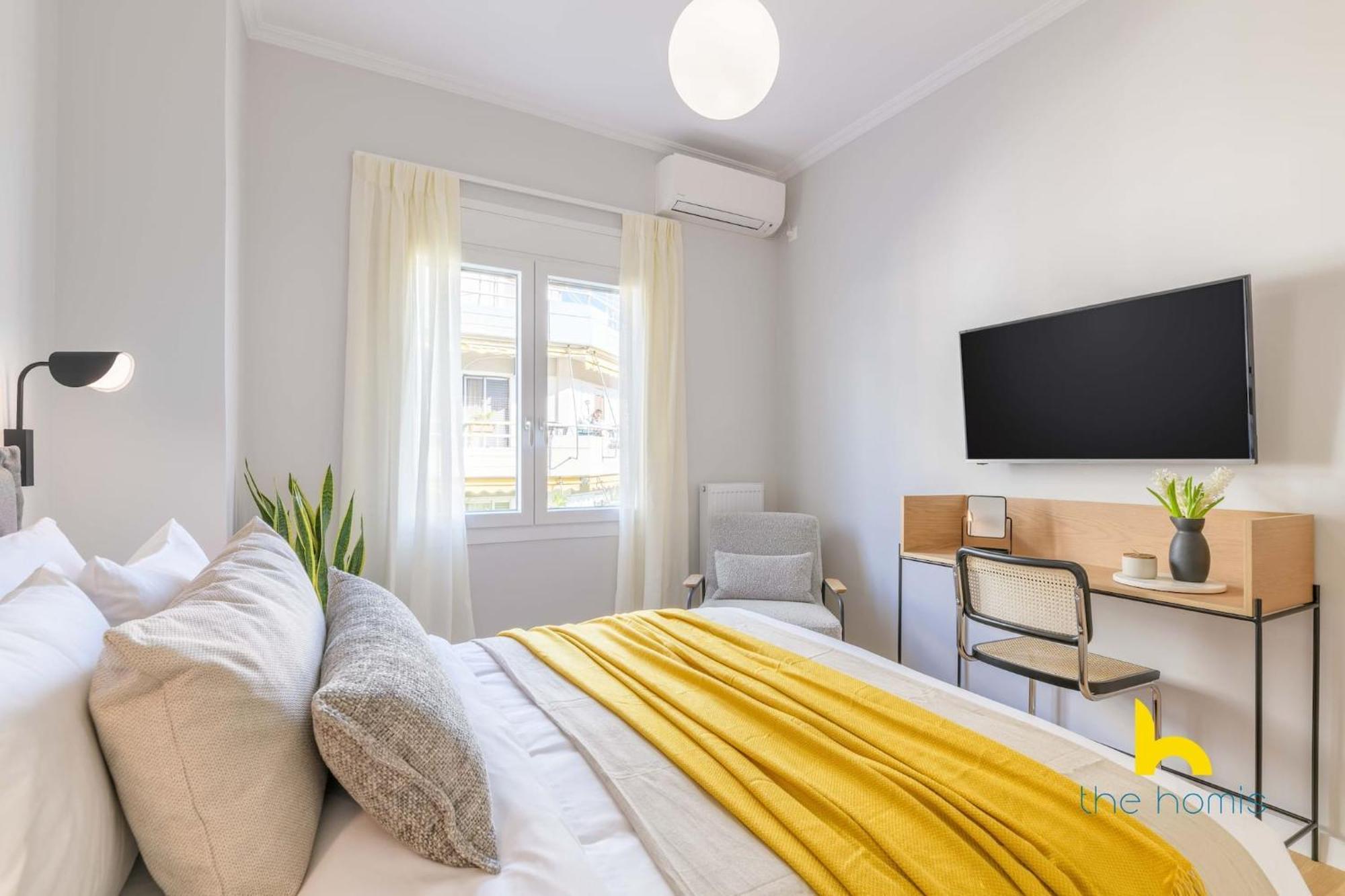 Sun-Splashed 2-Bdr Corner Apartment With Hillside Views! Афины Экстерьер фото