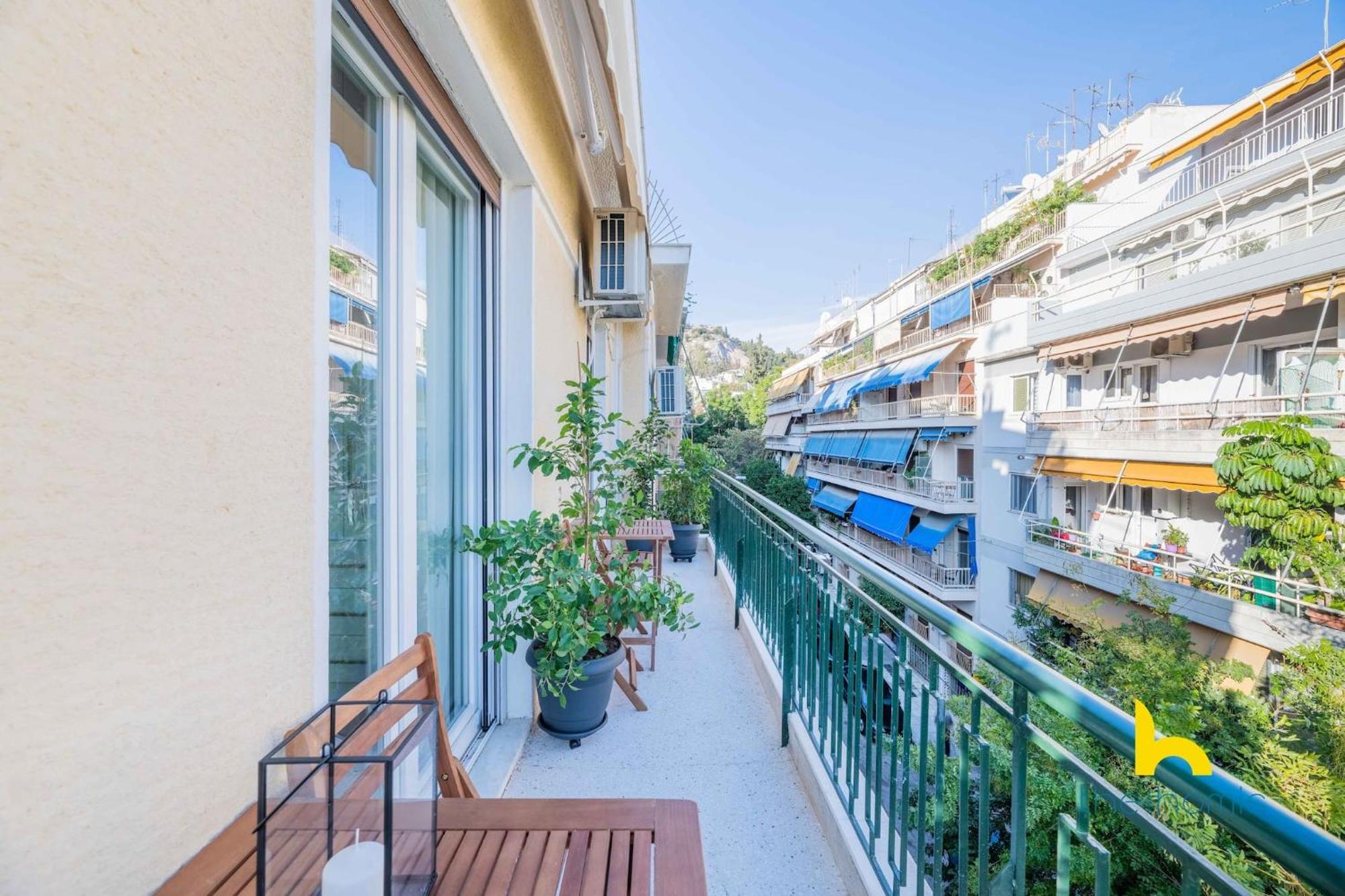 Sun-Splashed 2-Bdr Corner Apartment With Hillside Views! Афины Экстерьер фото